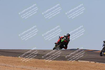 media/Feb-06-2025-Racers Edge (Thu) [[c17ed6f7b1]]/2-B Group/Session 4 End (Turn 10 Backside)/